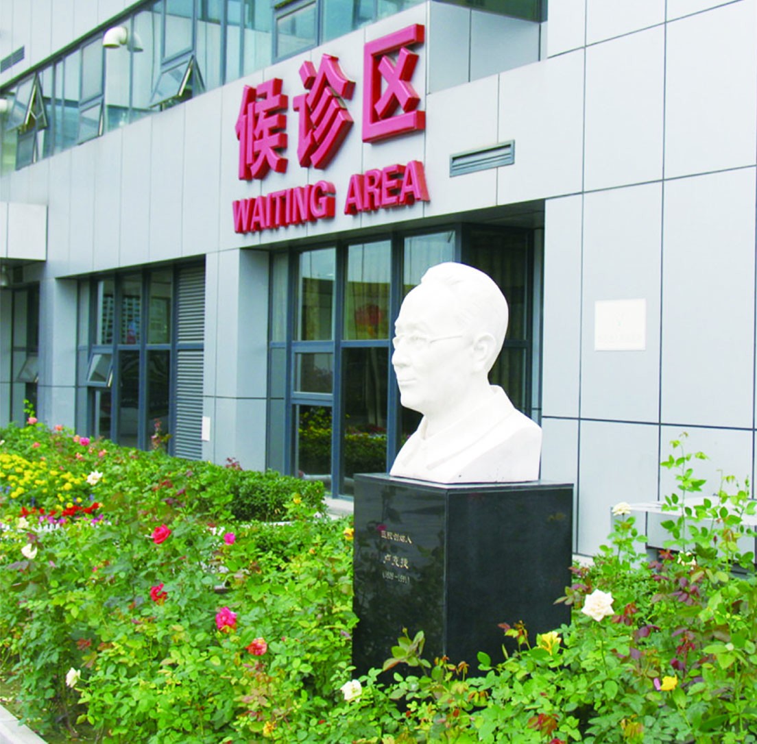 纪念雕像.jpg