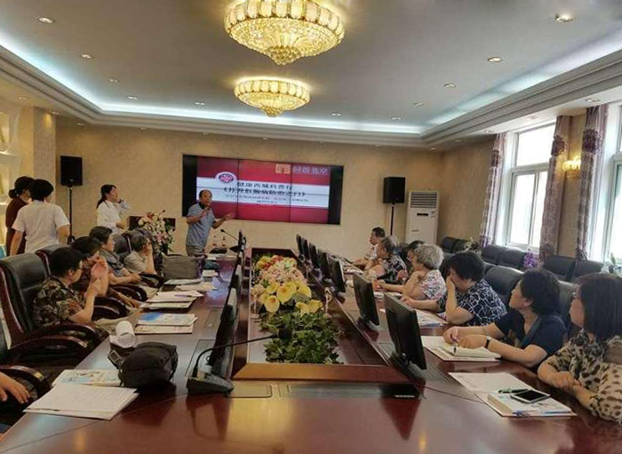 二龙路医院积极开展科技周活动.jpg 二龙路医院积极开展科技周活动.jpg