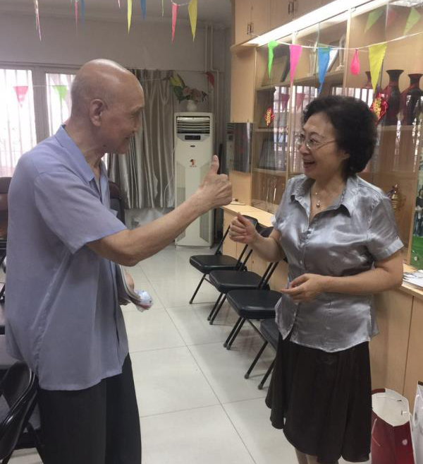 《打开肛肠病防治之门》健康科普走进西城区军休所3.jpg 《打开肛肠病防治之门》健康科普走进西城区军休所3.jpg