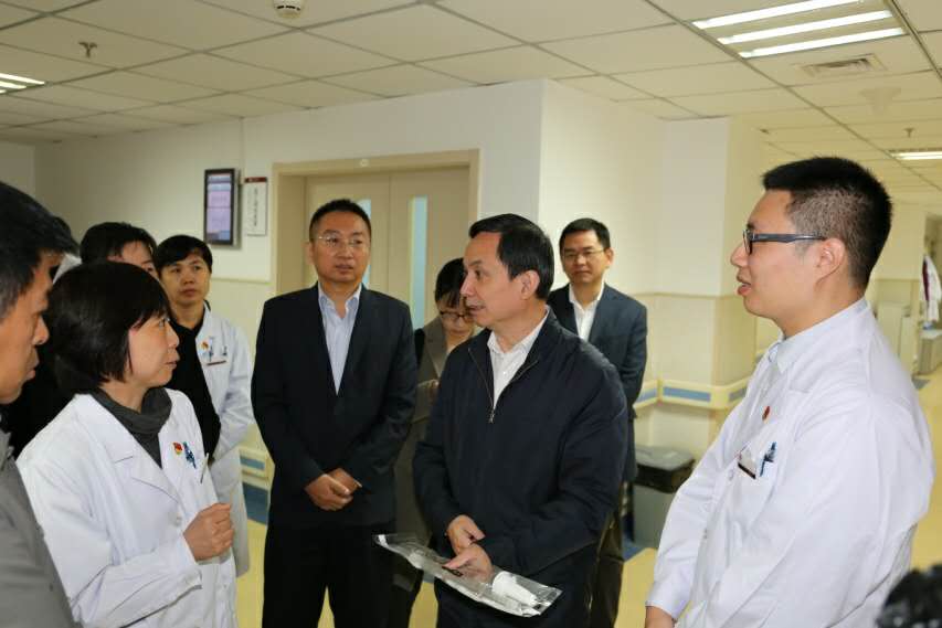 卢彦副市长到北京市二龙路医院督察市医改工作5.jpg 卢彦副市长到北京市二龙路医院督察市医改工作5.jpg