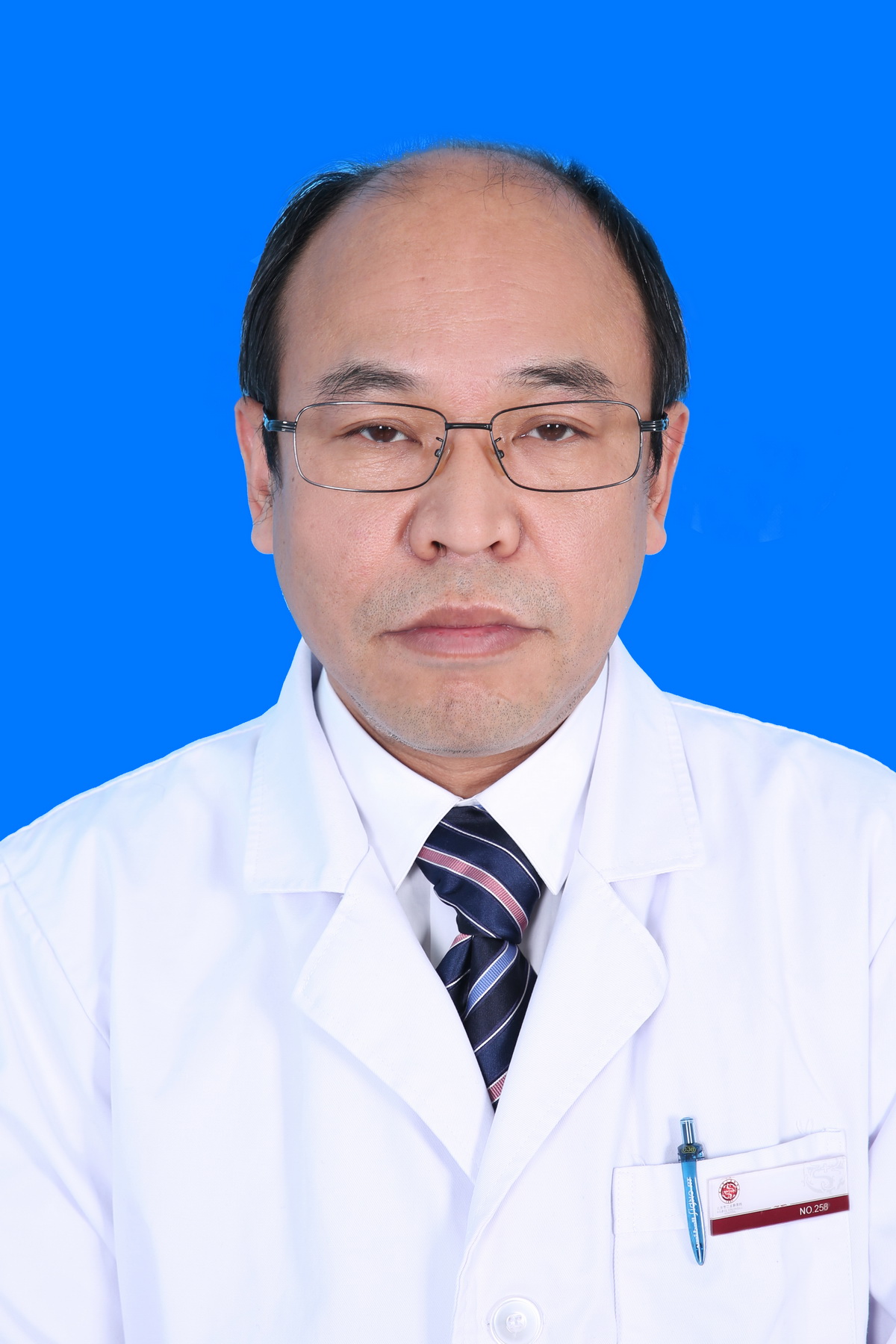 贾山_调整大小.JPG