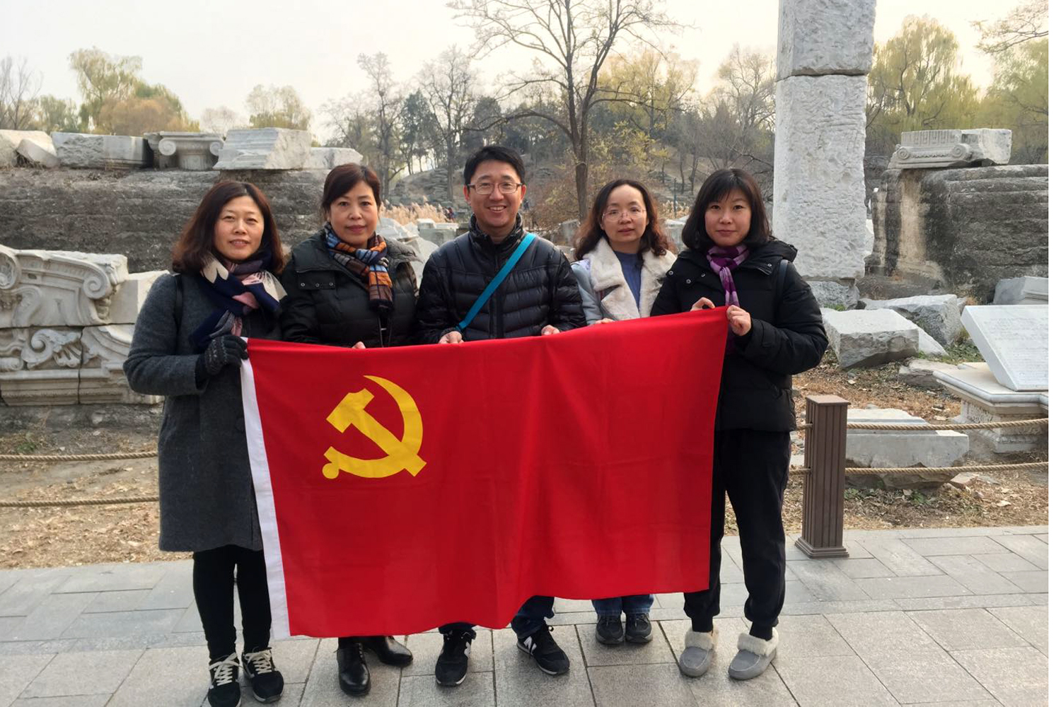 支部活动1.jpg 支部活动1.jpg