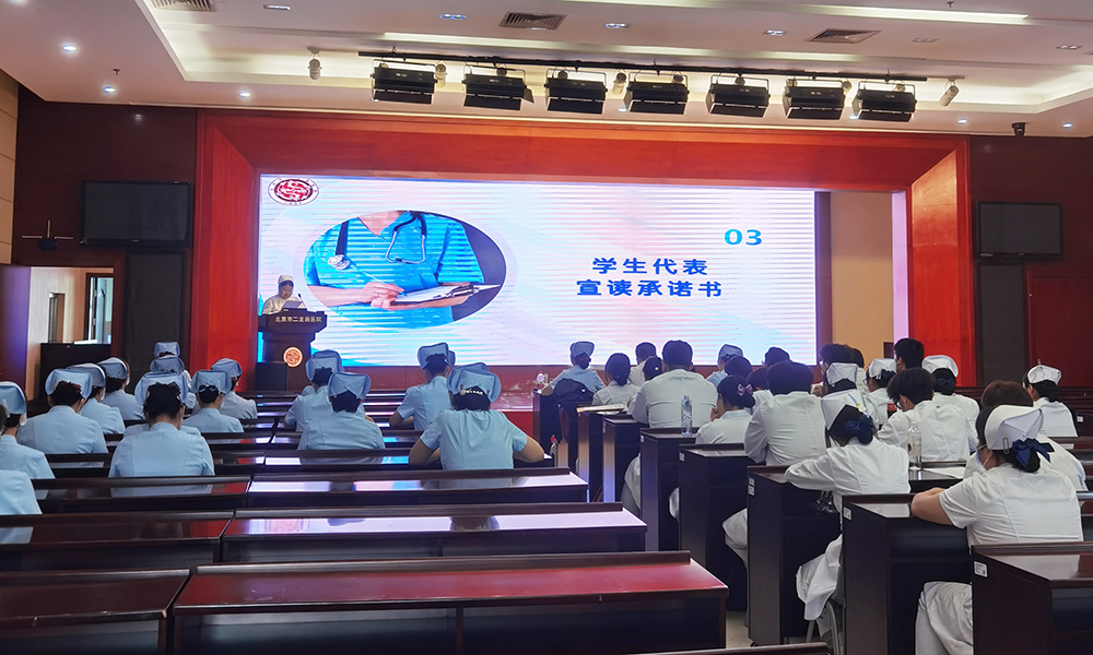 同学发言.jpg